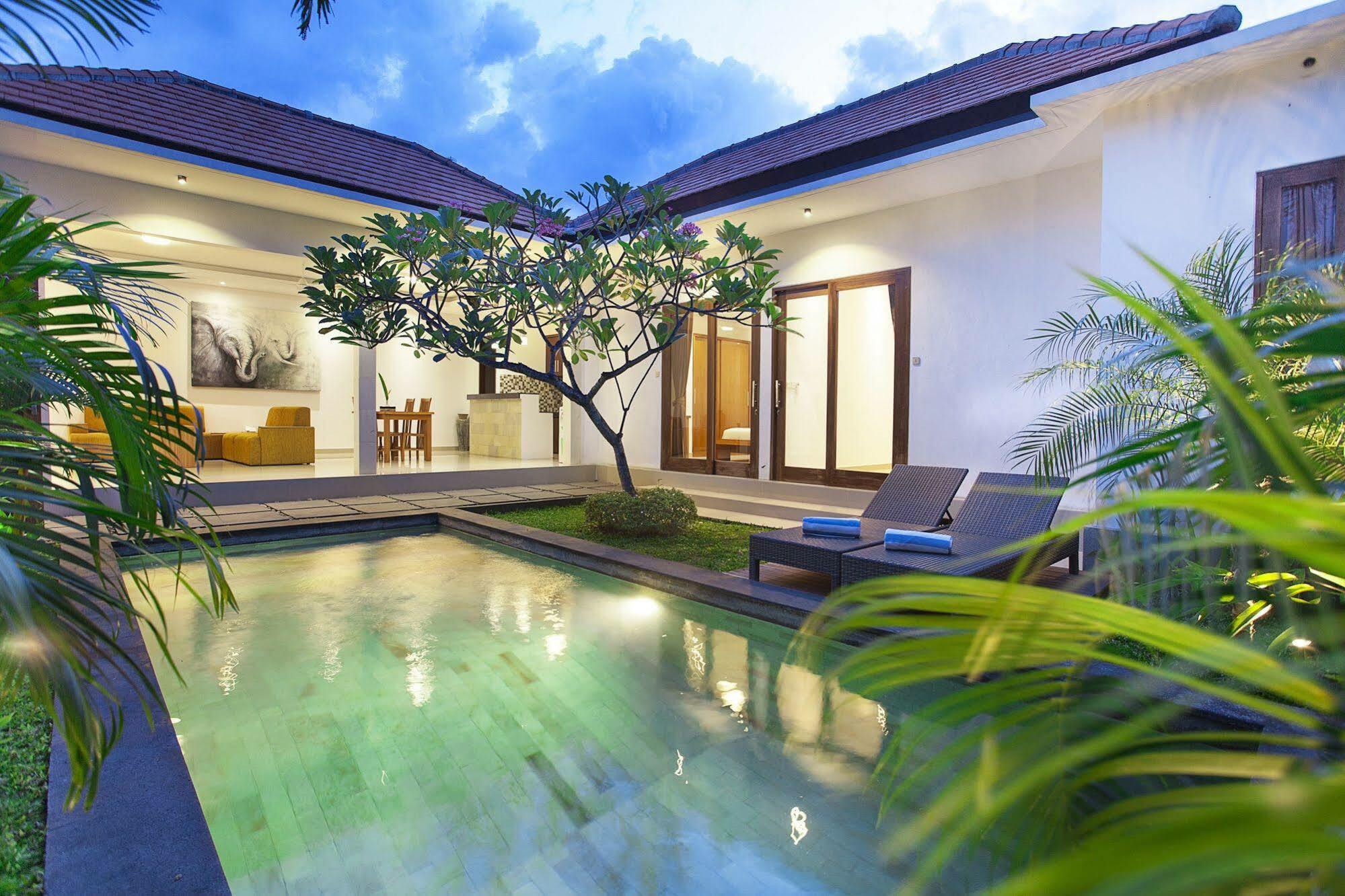Kubu Manggala Villas Seminyak Kültér fotó
